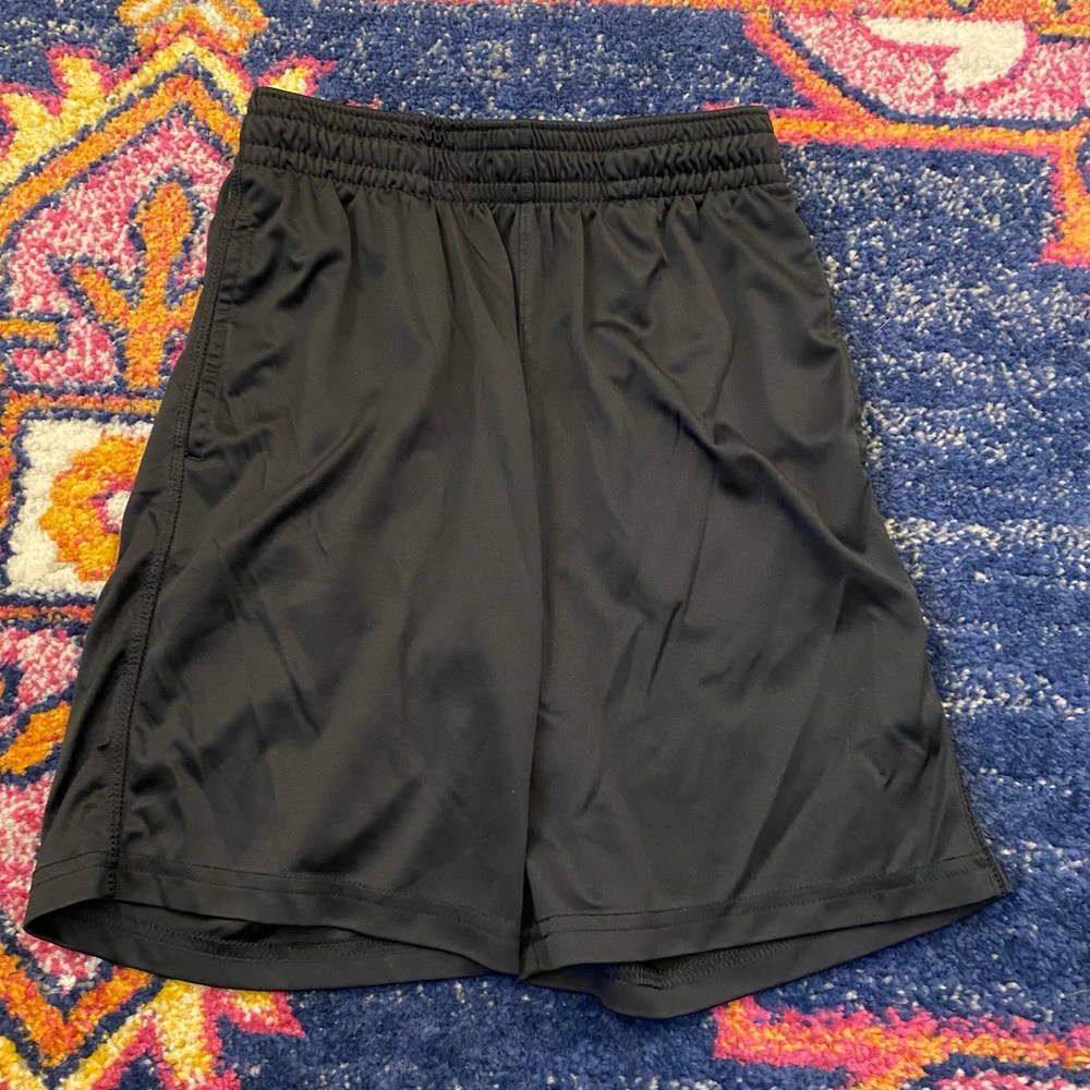 LOT GUC Boys S-M shorts - Picture 8 of 12